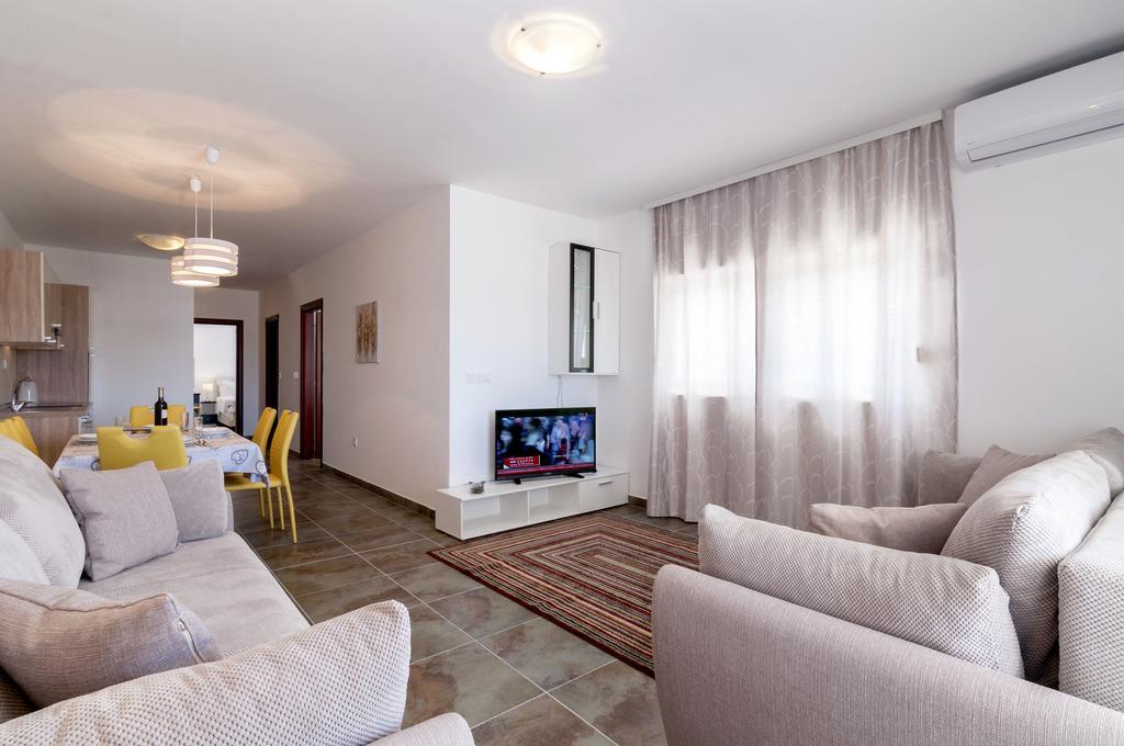 White Residence Accommodation Sukošan Extérieur photo