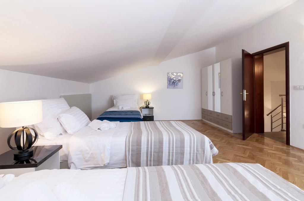 White Residence Accommodation Sukošan Extérieur photo